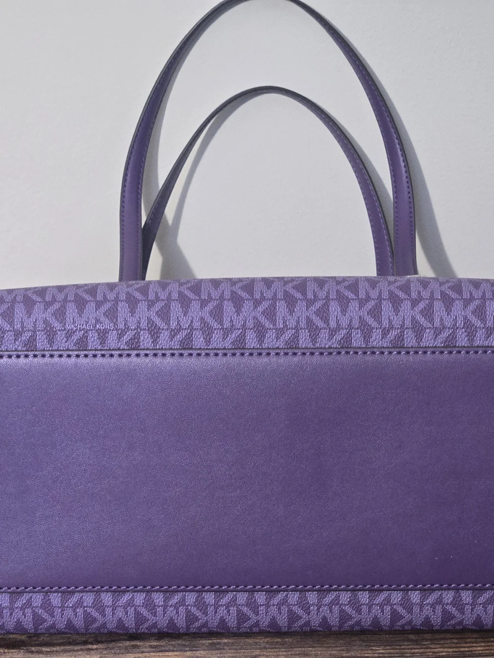 Michael Kors color dark